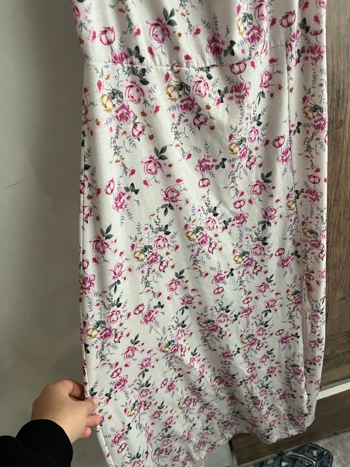 V Yaka Çiçek Desenli Midi Elbise - Görsel 3