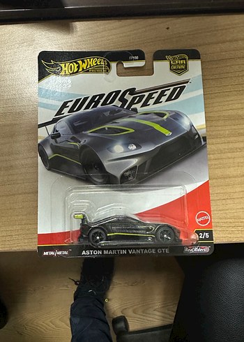 Hot Wheels Premium Aston Martin Vantage GTE Siyah