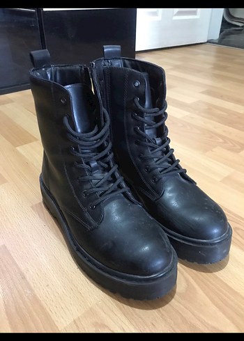 Siyah Deri Gotik Platform Topuklu Kadın Bot