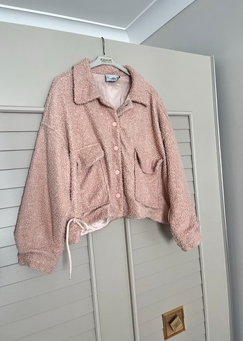 Düğmeli Pembe Kısa Peluş Kadın Ceket