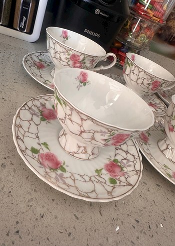 Pastel Gül Desenli Porselen Fincan ve Tabak - Görsel 3