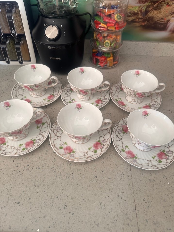 Pastel Gül Desenli Porselen Fincan ve Tabak - Görsel 2