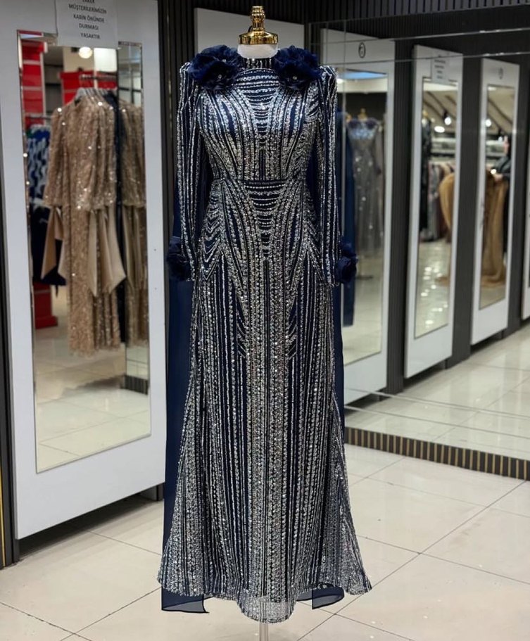 Payet İşlemeli Lacivert Uzun Abiye Elbise - Görsel 3