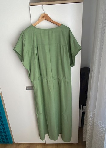 Yeşil V Yakalı Uzun Keten Elbise - Görsel 2