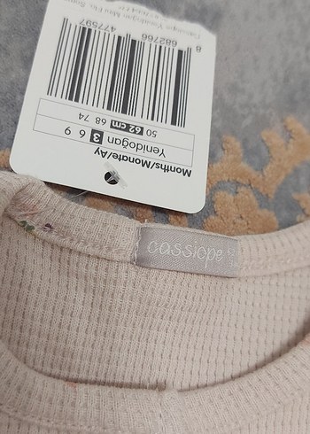 Nakışlı Fırfırlı Beyaz Bebek Tulumu - Görsel 2