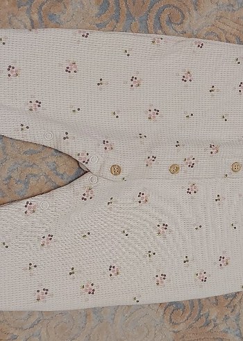 Nakışlı Fırfırlı Beyaz Bebek Tulumu - Görsel 4