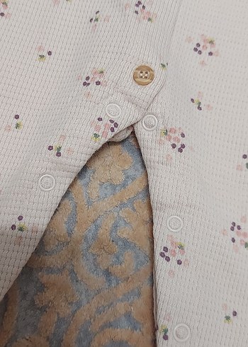 Nakışlı Fırfırlı Beyaz Bebek Tulumu - Görsel 5