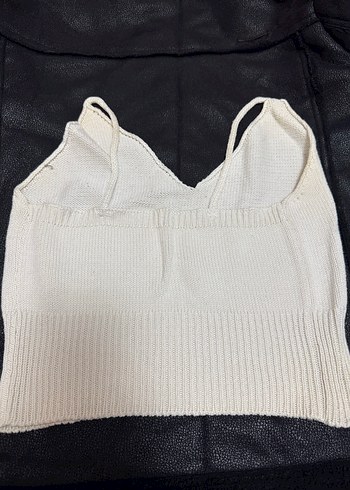 V Yaka Beyaz Örgü Kadın crop - Görsel 2