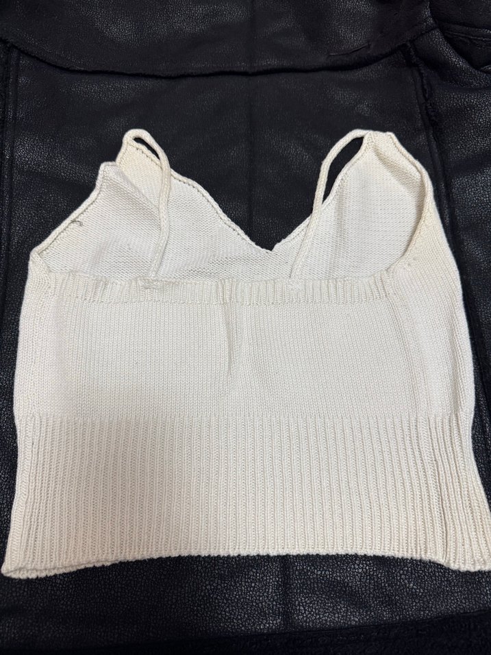 V Yaka Beyaz Örgü Kadın crop - Görsel 2