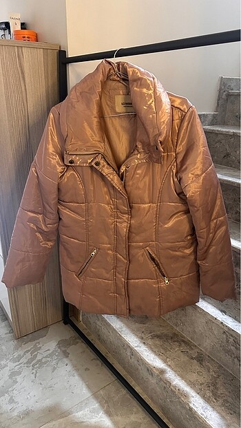 Şişme parlak mont