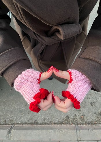Pembe ve Kırmızı Örgü Kadın Eldiveni - Görsel 2