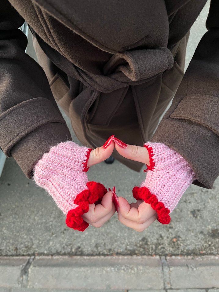 Pembe ve Kırmızı Örgü Kadın Eldiveni - Görsel 2
