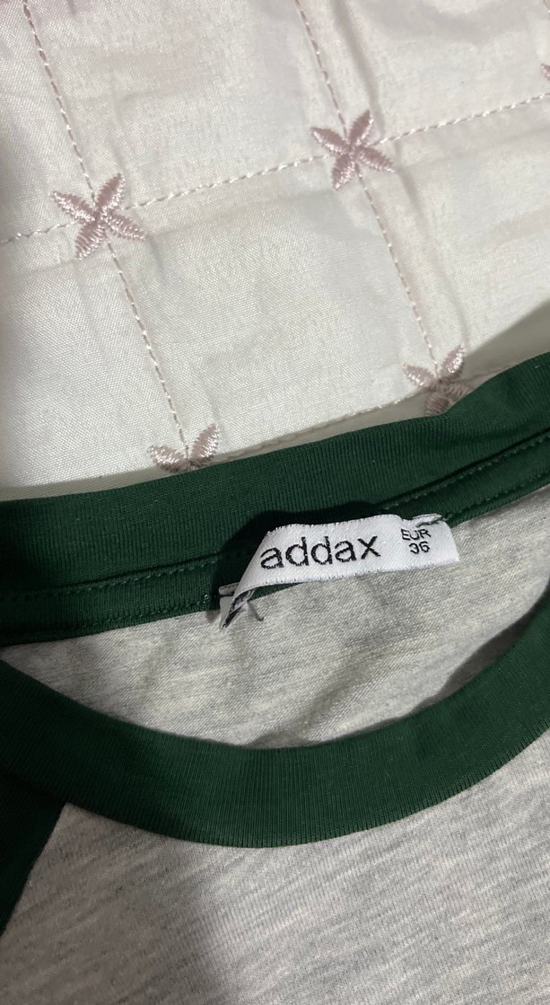 crop  Gri-Yeşil Kısa Kollu Tişört - Görsel 3