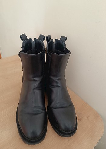 Siyah Kadın Bot - Görsel 2