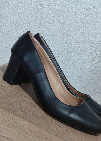 Siyah Modern Klasik Kadın Topuklu Ayakkabı - Görsel 4