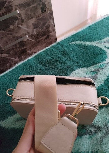 Bej Deri Fermuarlı Kadın Çanta