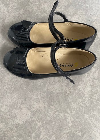 Kız Çocuk Siyah Yılan Desenli Tokalı Babet - Görsel 2