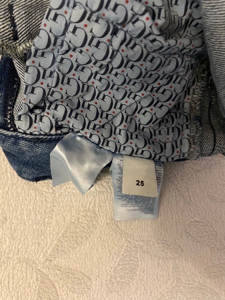 Tommy Hilfiger Gigi Hadid tasarımı,yırtık ve fermuar detaylı. - Görsel 4