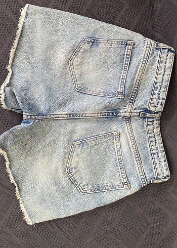 Trendyol & Milla Yırtık Detaylı Mavi Kadın Denim Şort