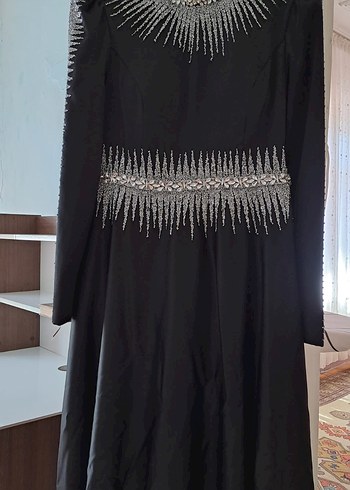 Boncuk İşlemeli Siyah Uzun Kollu Abiye Elbise