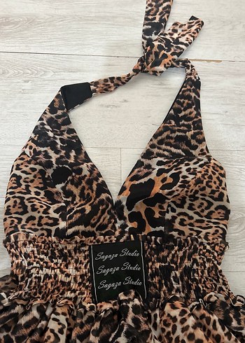 s Beden Leopar Desenli Mini Halter Yaka Elbise