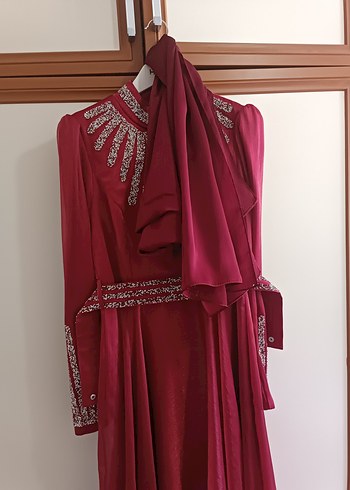 38 Beden bordo Renk Bordo İşlemeli Uzun Abiye Elbise