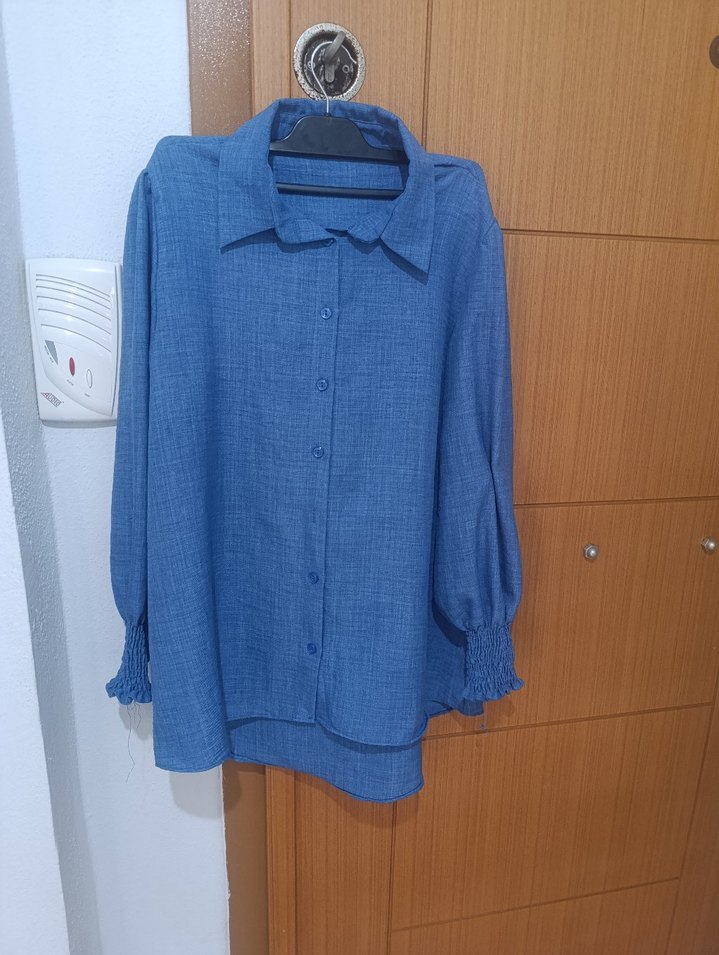 Düğmeli Mavi Keten Kadın Gömlek - Görsel 3