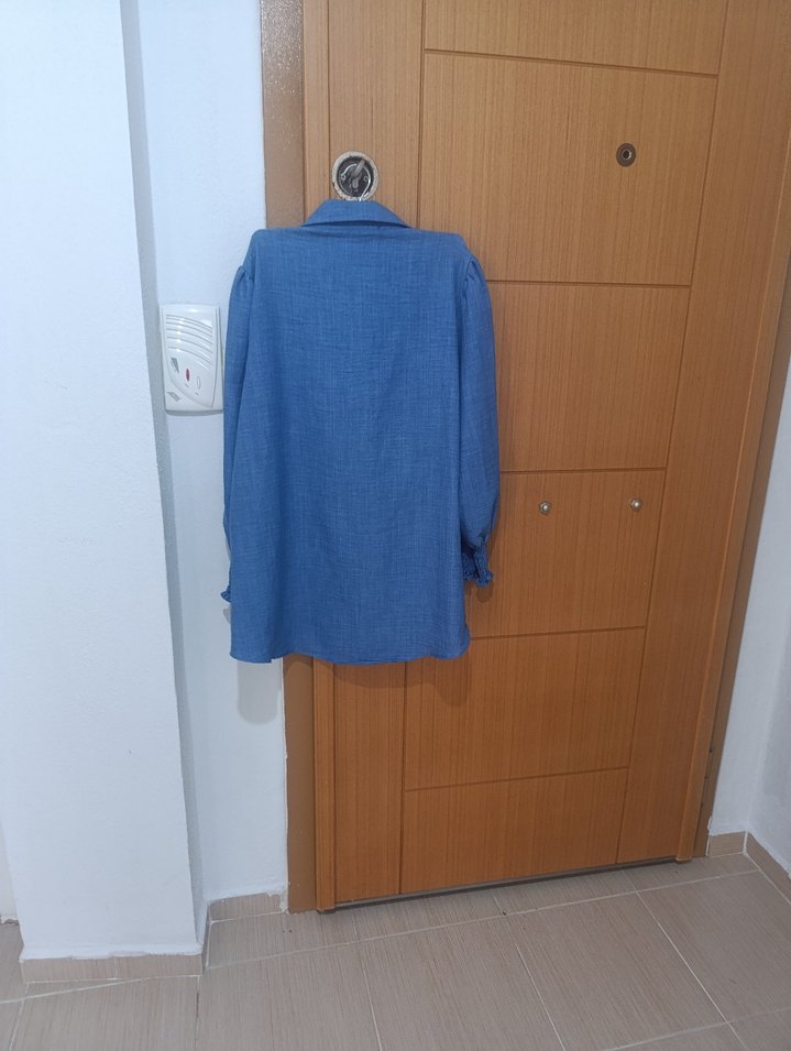 Düğmeli Mavi Keten Kadın Gömlek - Görsel 2