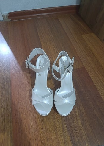 Beyaz Stiletto Topuklu Kadın Abiye Ayakkabı ( 12 cm TOPUK)