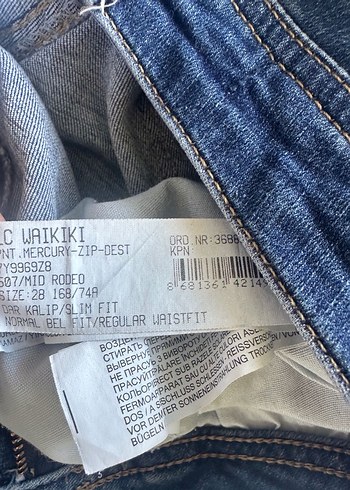28 Beden mavi Renk Yırtık Detaylı Mavi Midi Kot Pantolon
