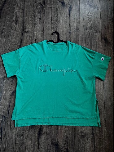 Champion T-shirt