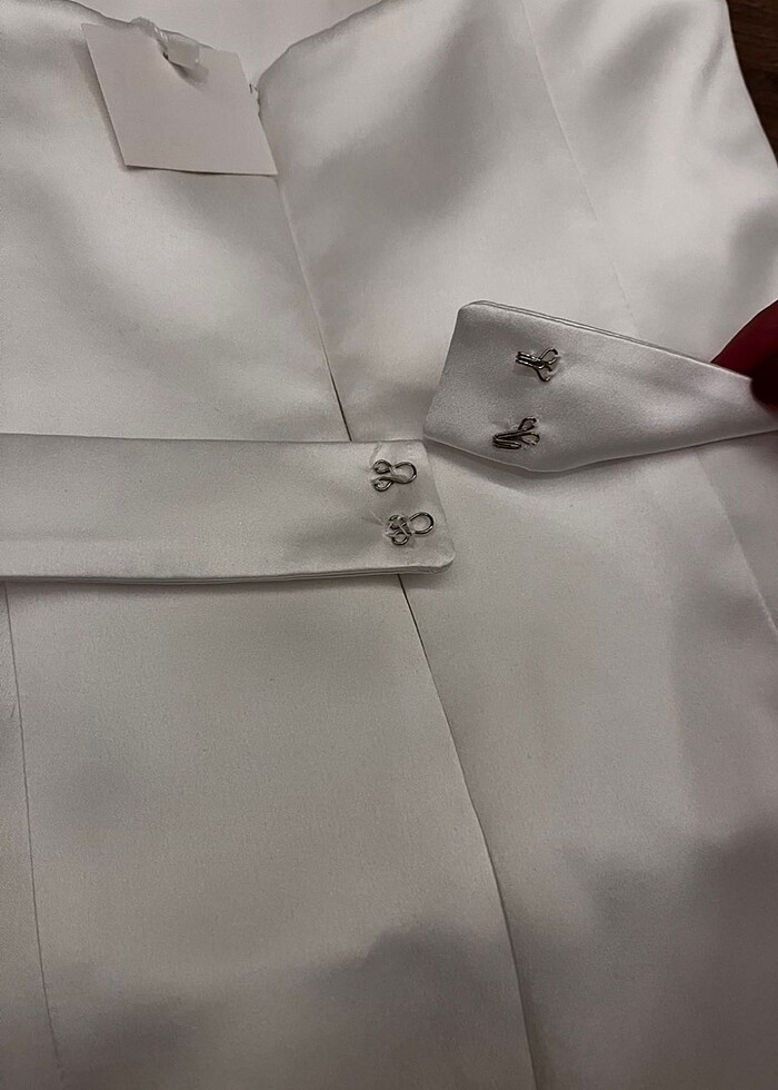 Beyaz saten elbise - Görsel 4