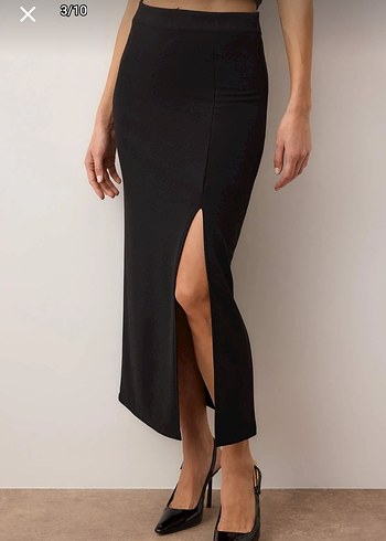 Uzun Siyah Yırtmaçlı Etek - Görsel 3