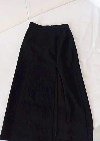 Uzun Siyah Yırtmaçlı Etek - Görsel 2