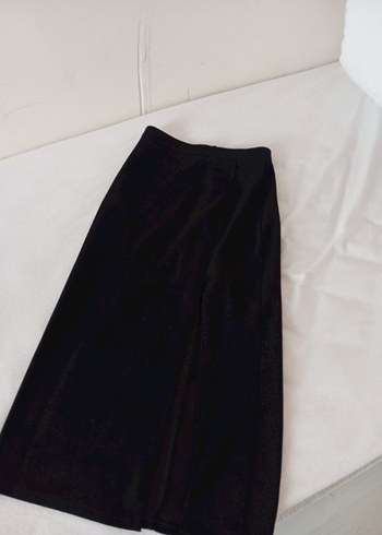 Uzun Siyah Yırtmaçlı Etek - Görsel 4