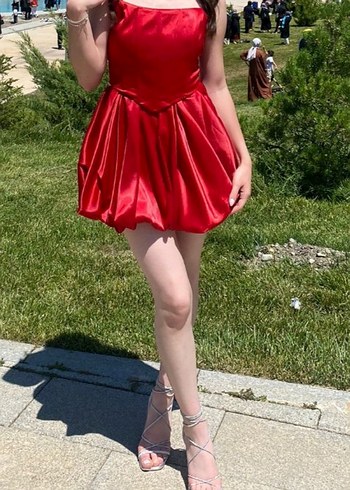 Kırmızı Straplez Mini Parlak Elbise - Görsel 3