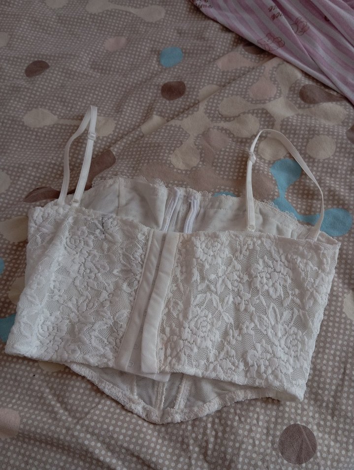 Dantel Detaylı Beyaz İnce Askılı Büstiyer - Görsel 4