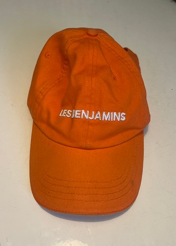 les benjamins sapka