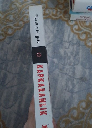Beden Renk Kapkaranlık - Karin Slaughter
