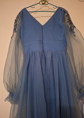 Mavi v yaka uzun tül kollu özel gün abiyesi - Görsel 7