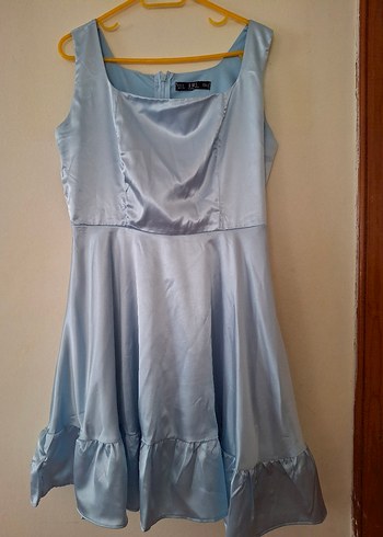 kare yaka açık mavi kısa saten elbise - Görsel 6