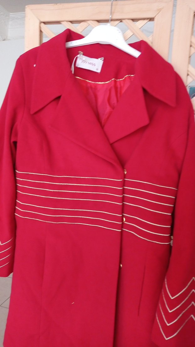 Kırmızı Nakış Detaylı Kaban - Görsel 2