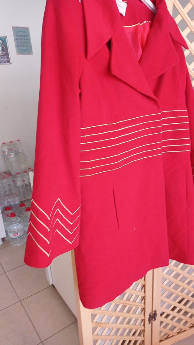 Kırmızı Nakış Detaylı Kaban - Görsel 4