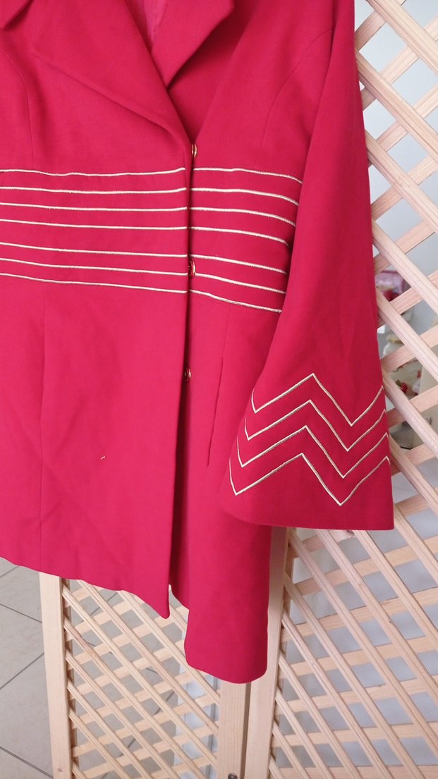 Kırmızı Nakış Detaylı Kaban - Görsel 3