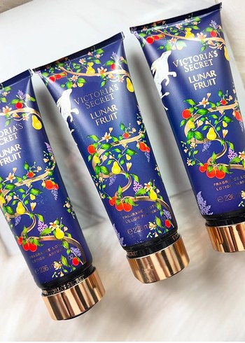 Victoria's Secret Lunar Fruit Vücut Losyonu 236 ml