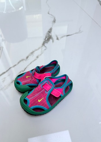 28 Beden Nike Kız Çocuk Renkli Velcro Sandalet