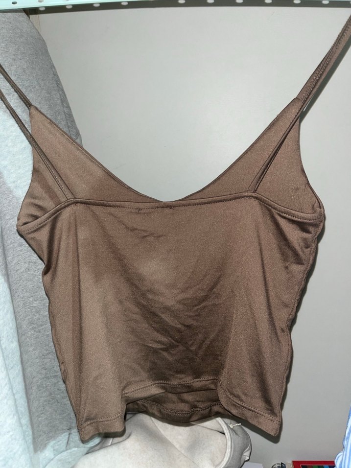 Bej V Yakalı Kadın Atlet - Görsel 2