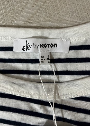 Kadın Beyaz Çizgili Kısa Kollu Tişört - Görsel 3