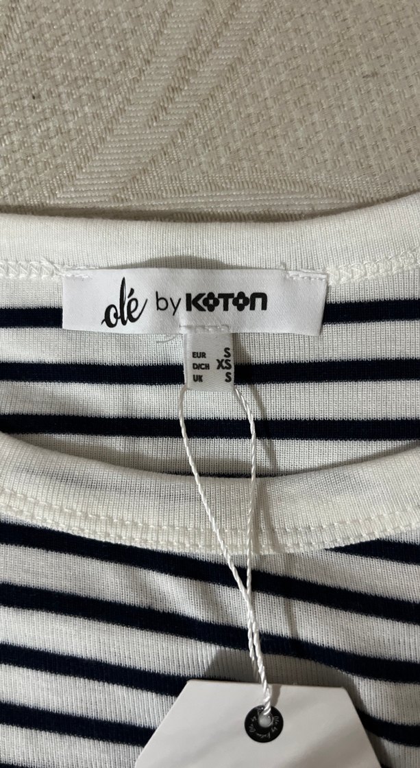 Kadın Beyaz Çizgili Kısa Kollu Tişört - Görsel 3