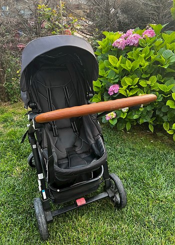 Siyah Bebek Arabası, Casual Cadillac Air trona